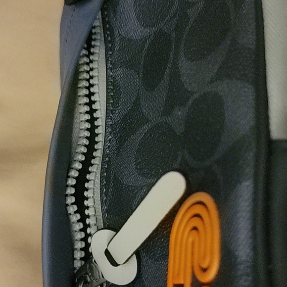 Coach cell phone holder - Picture 6 of 7